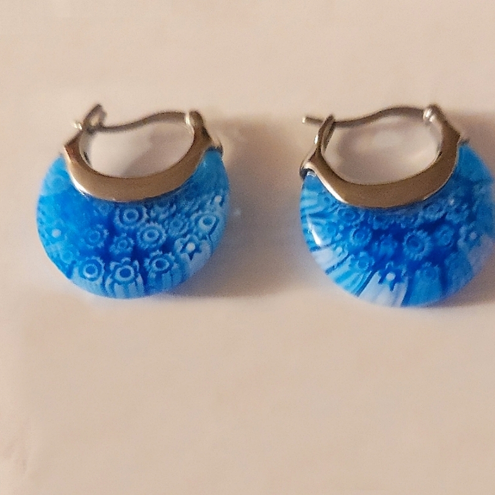 Merino Glass hoops 1 1/4" Venace, Italy 🇮🇹 (NIB)Vintage - Picture 6 of 6